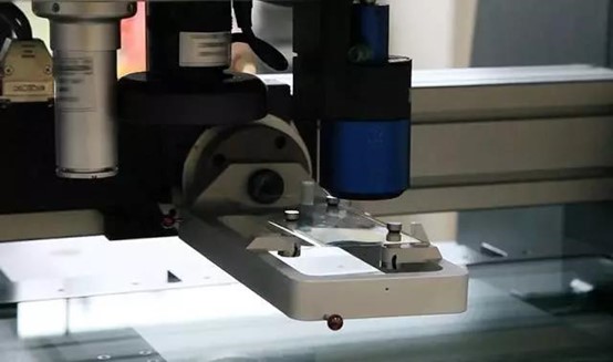 面對(duì)3D曲面玻璃，如何才能做到精準(zhǔn)測(cè)量？(圖2)